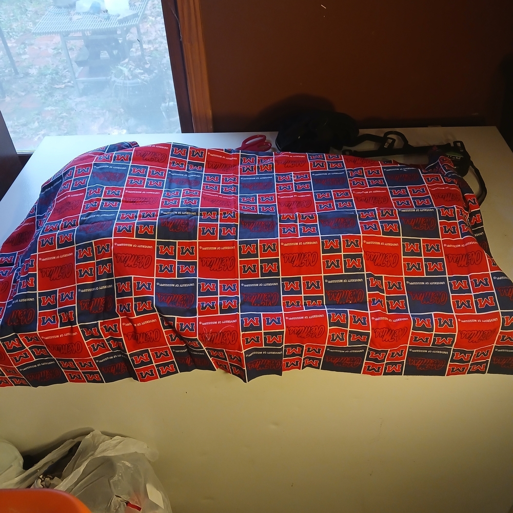 University Of Mississippi Ole Miss Red/blue Table Cloth 27x40